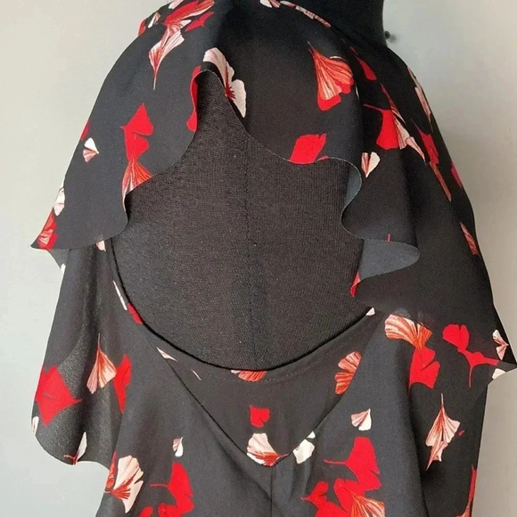 🎉HOST PICK 🎉Banana Republic | Floral Flutter Sleeve Shift Dress - Picture 6 of 10